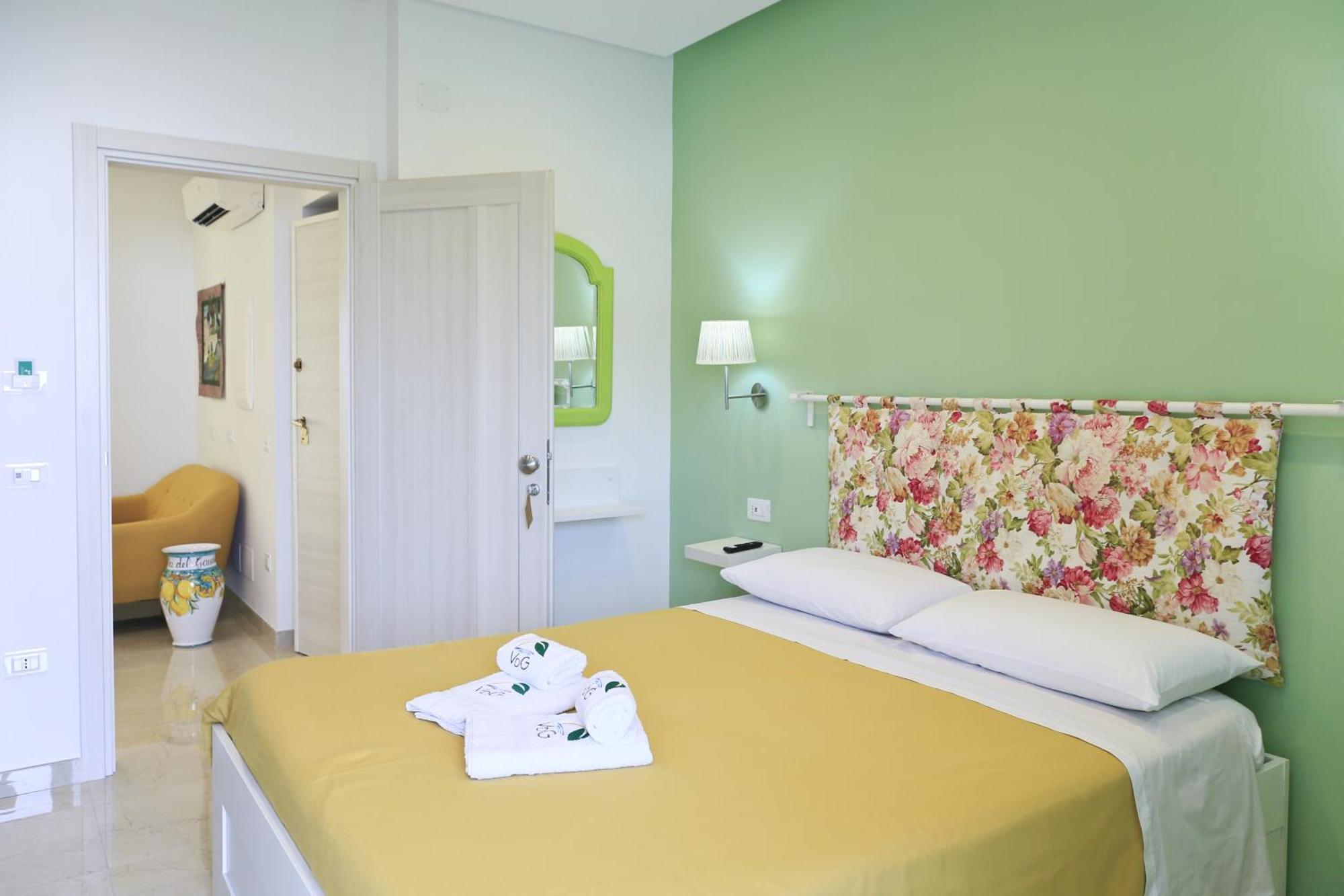 Villa Del Gaudio Rooms & Apartments Castellammare di Stabia Exterior foto